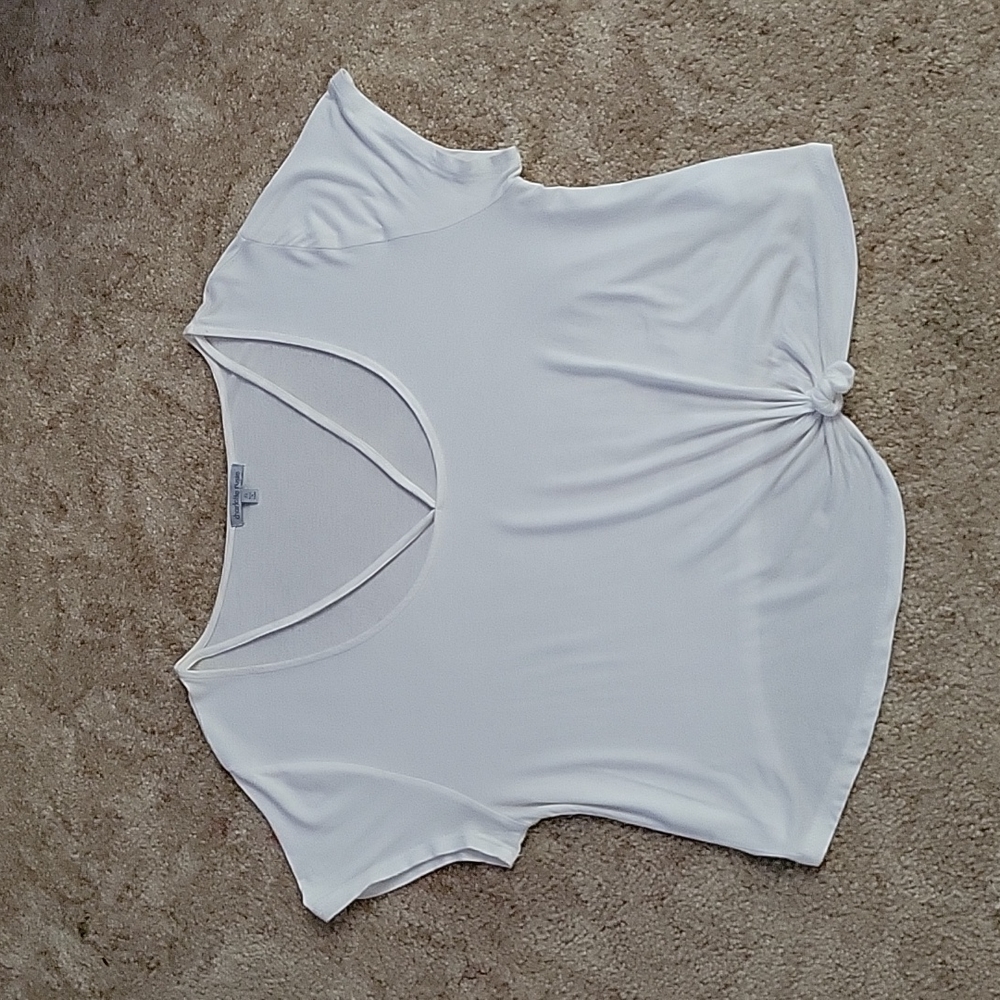 Cropped shirt with knot
